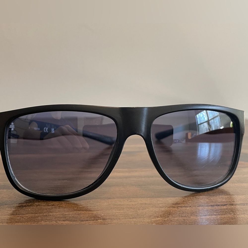 Sunglasses. Men’s Guess sunglasses.